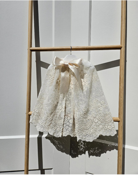 Capa bordada Jazmín