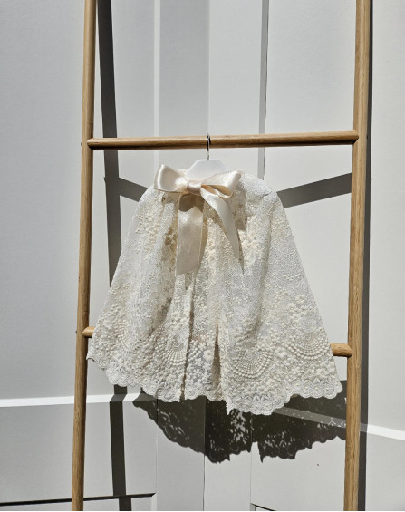 Capa bordada Jazmín