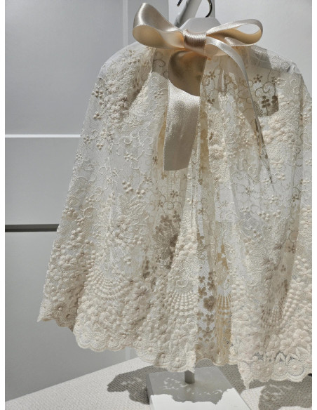 Capa bordada Jazmín Capa bordada Jazmín